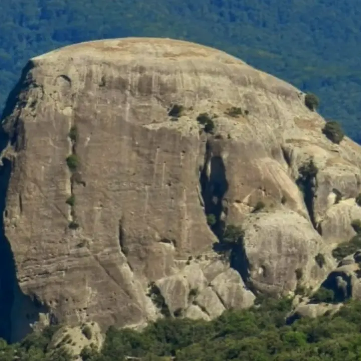 Pietra Cappa, l’associazione “Vivi Serra San Bruno” alla scoperta del monolite più alto d’Europa