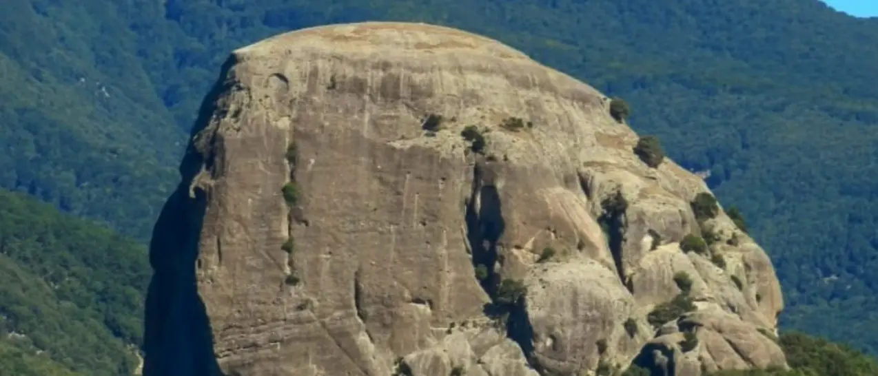 Pietra Cappa, l’associazione “Vivi Serra San Bruno” alla scoperta del monolite più alto d’Europa