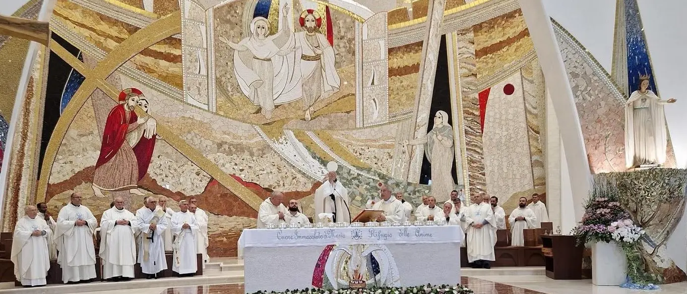 Fondazione Natuzza, in migliaia all’anniversario dell’arrivo della statua della Vergine