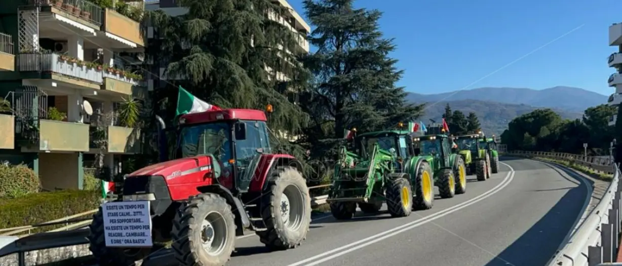 Agricoltura, Wwf Calabria: «La protesta dei trattori e l’illusione della produzione alimentare»