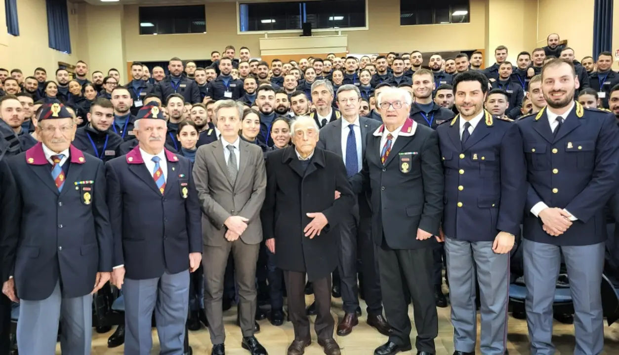 Vibo, la Scuola di polizia in festa per i 101 anni del maresciallo Antonio Santelli - Foto