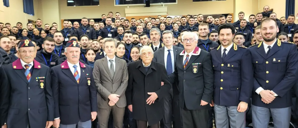 Vibo, la Scuola di polizia in festa per i 101 anni del maresciallo Antonio Santelli - Foto