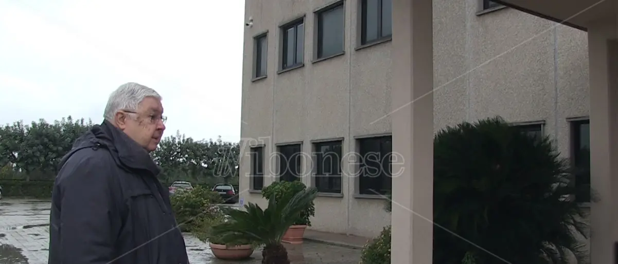 Spari nei pressi dell'azienda del tonno, lo sfogo di Pippo Callipo: «Andremo avanti pure questa volta» - Video