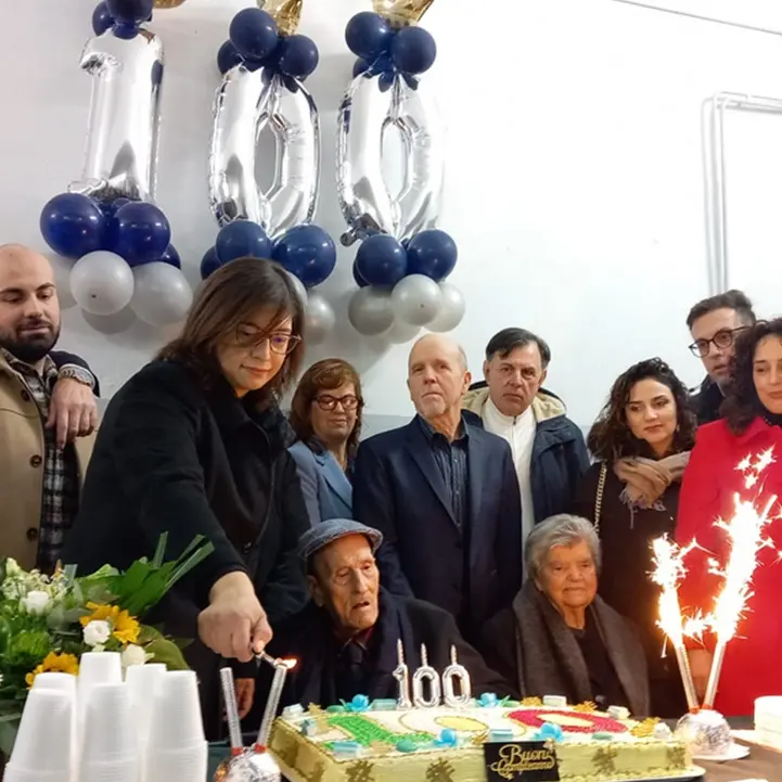San Gregorio d'Ippona festeggia i 100 anni di nonno Matteo