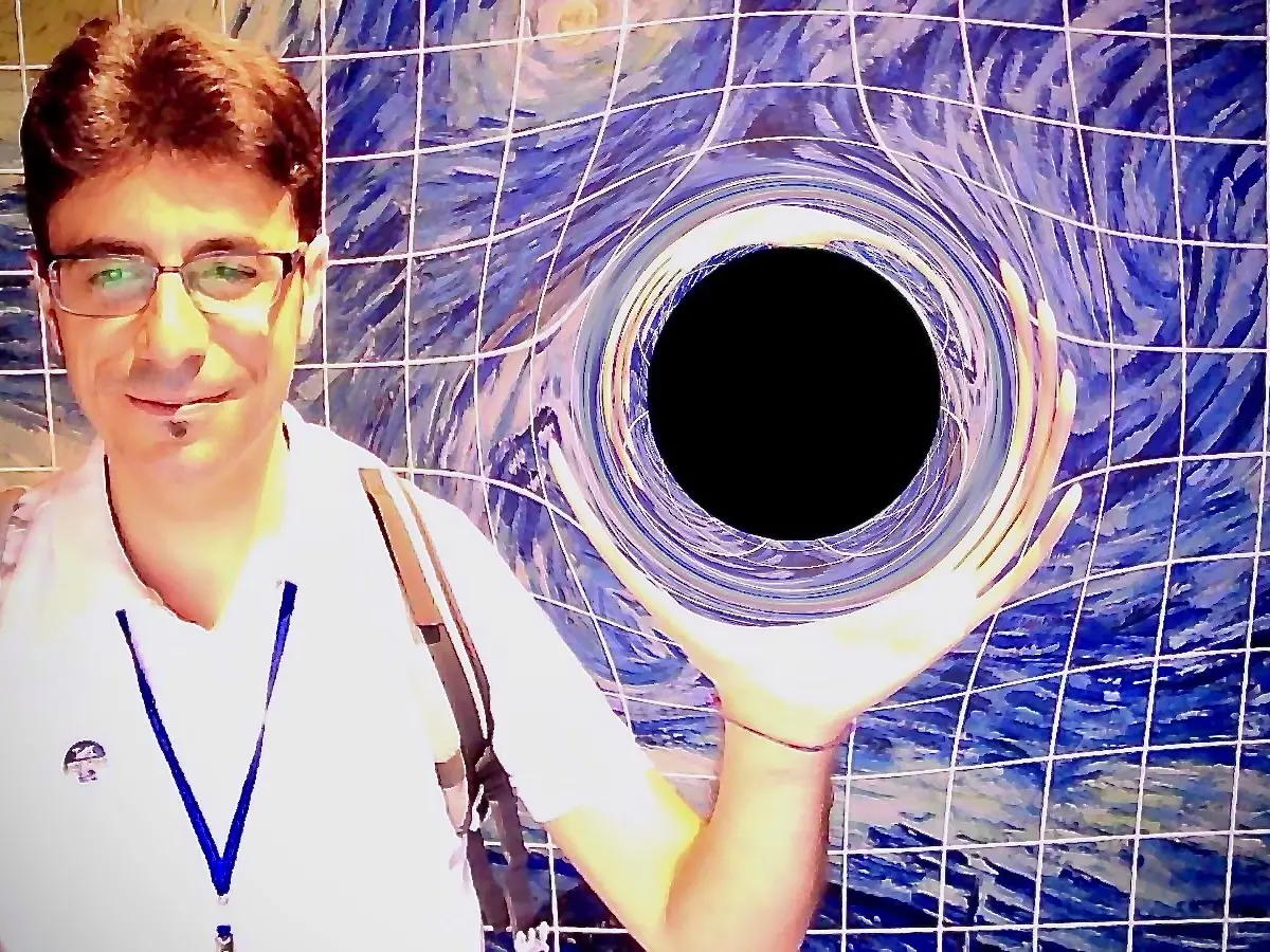 Nuova immagine del buco nero: l’intervista all’astrofisico vibonese Rocco Lico