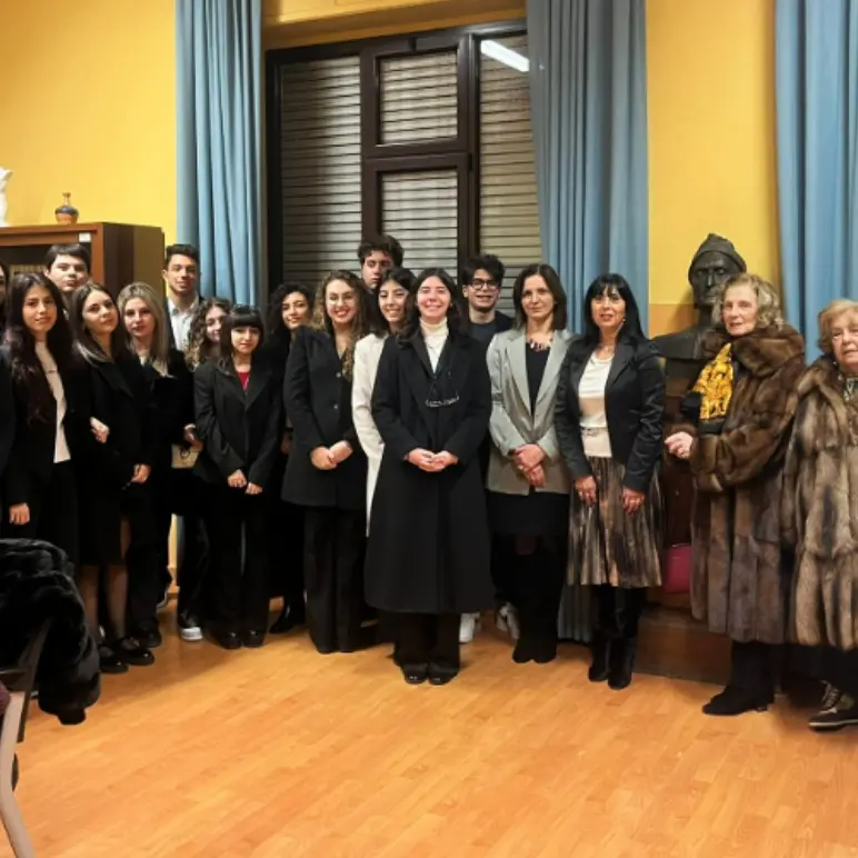 Premio “Dante Alighieri”, trionfo per i ragazzi del liceo classico di Vibo