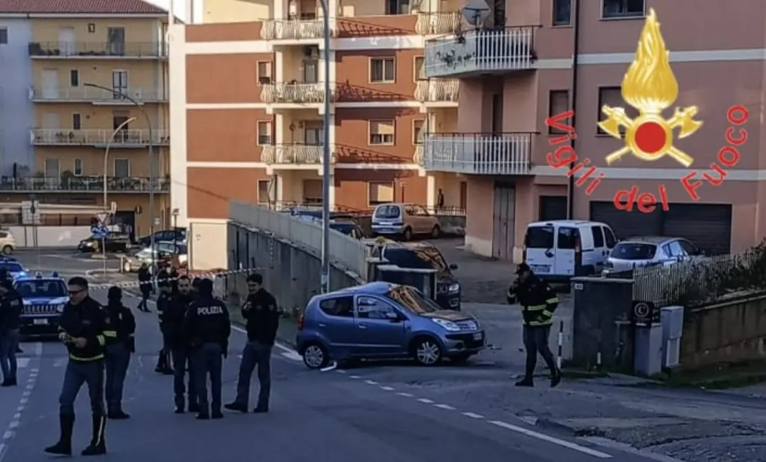Incidente a Lamezia, giovane muore alla guida dell'auto