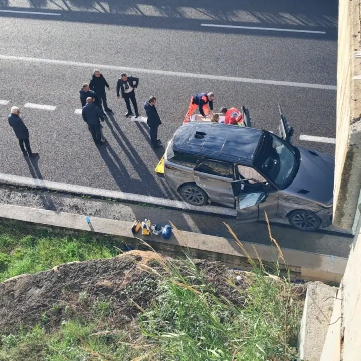 Incidente sull'A2 tra Pizzo e Lamezia: a bordo dell'auto il governatore Occhiuto - Foto