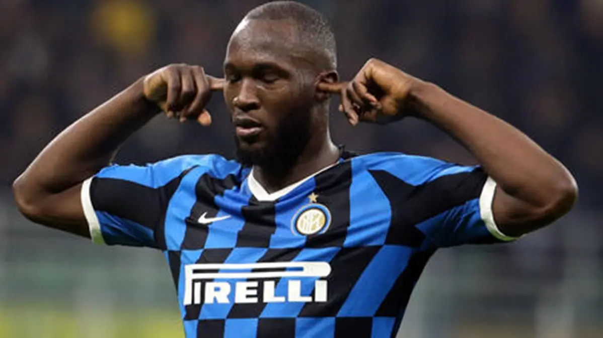 Inter Milan\\'s Romelu Lukaku jubilates after scoring goal of 4 to 0 during the Italian serie A soccer match Fc Inter and Genoa Cfc at Giuseppe Meazza stadium in Milan, 21 December 2019. ANSA / MATTEO BAZZI , ANSA