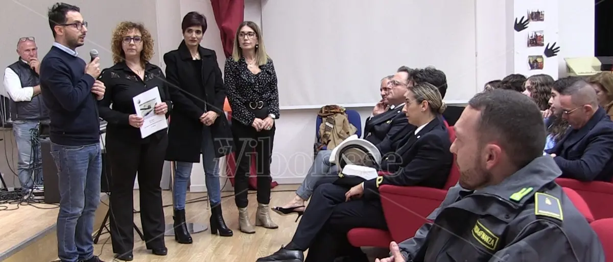 “Rigenerando la scuola...” L’Amerigo Vespucci di Vibo Marina premia gli studenti – Video