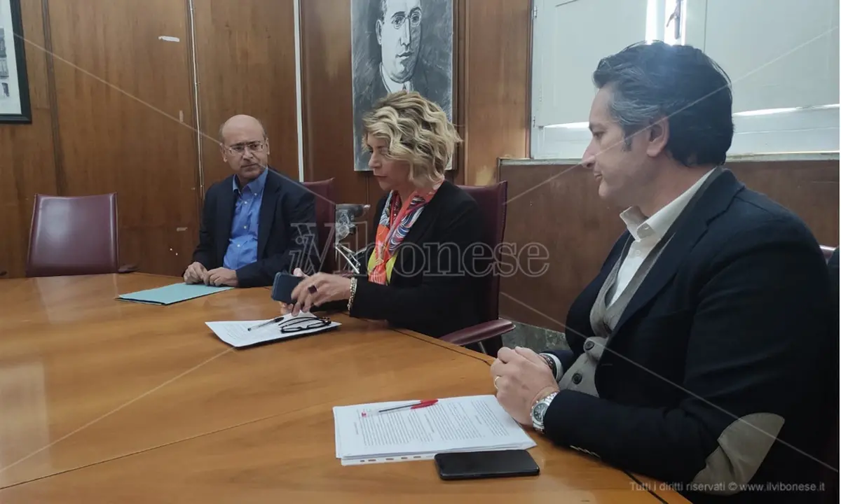 Nuovo capitolato dei rifiuti a Vibo, per la giunta servizi aggiuntivi a \"costi invariati\": ecco le novità