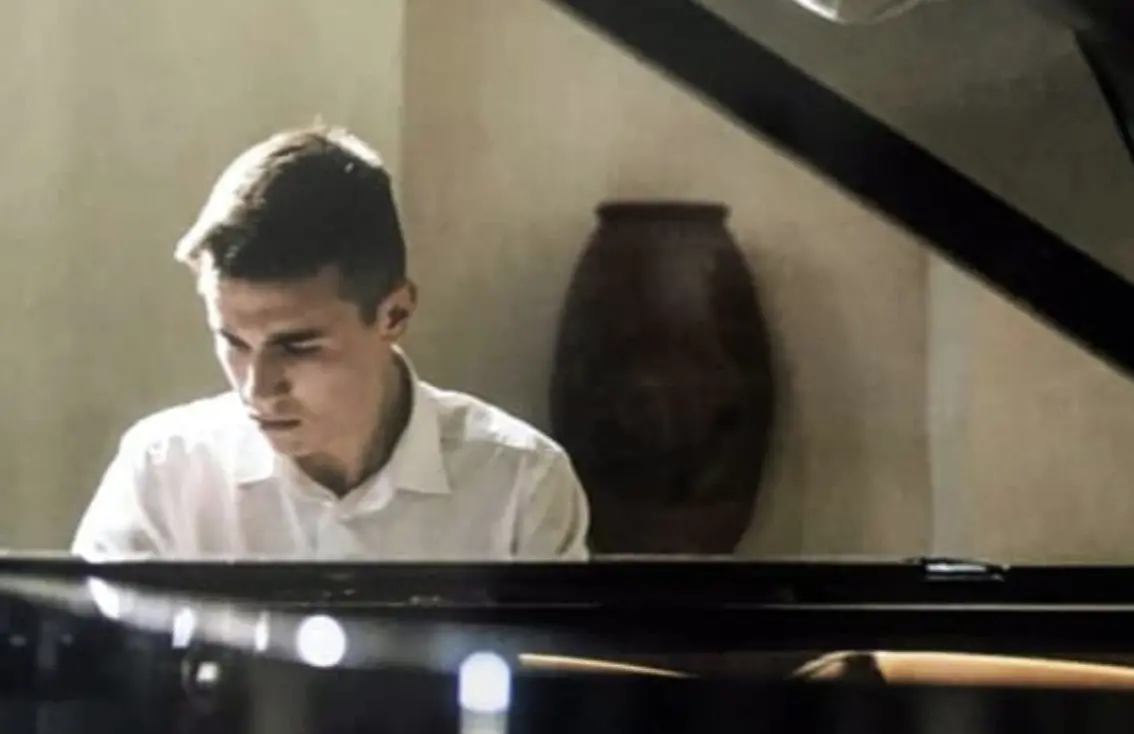 All'Auditorium Santa Chiara di Tropea il recital del pianista Andrea Fucà