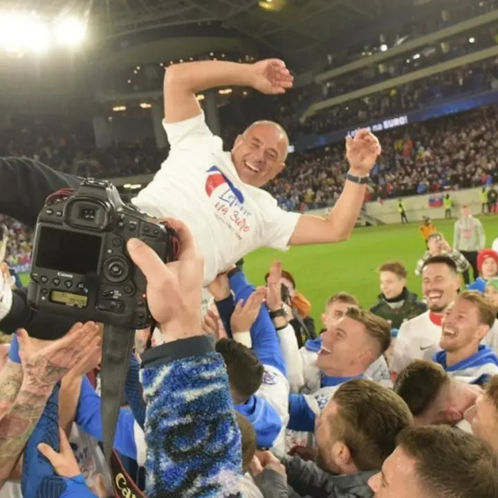 L’allenatore vibonese Calzona trionfa con la nazionale slovacca e approda agli Europei di calcio