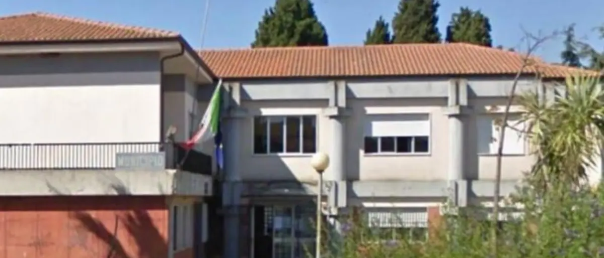 Comune di Ricadi, emessi 11 avvisi di garanzia per irregolarità di bilancio e assenteismo: chiuso il cerchio dopo un anno d’indagini