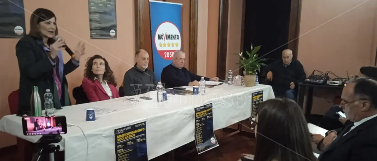 Il Movimento 5 stelle contro il dimensionamento scolastico, il dibattito a Vibo Valentia - Video