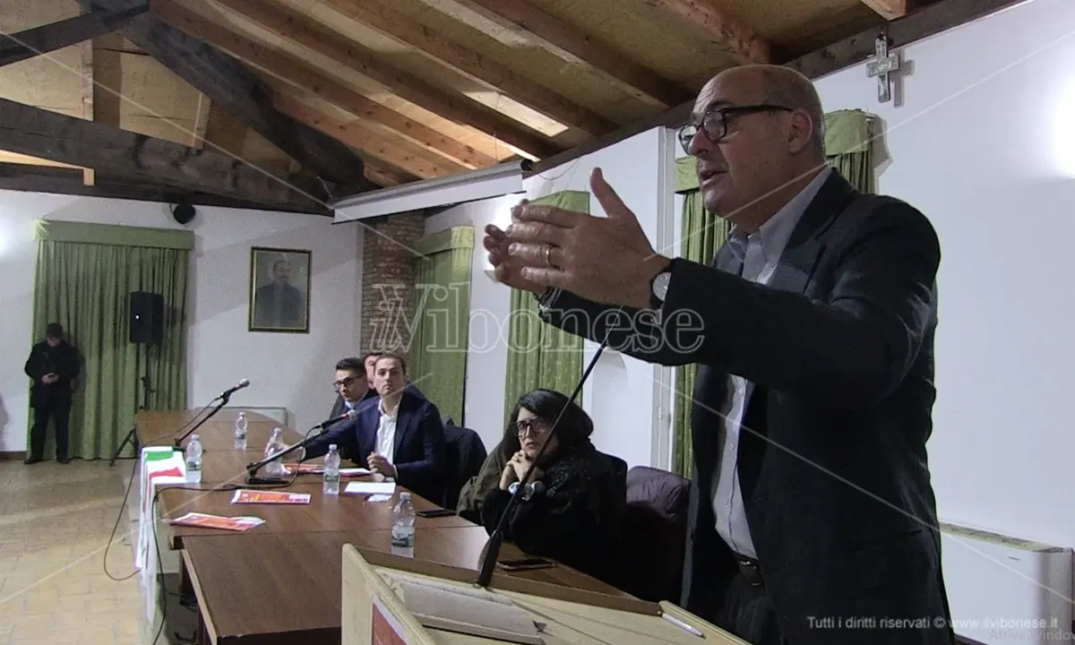 Nicola Zingaretti a Serra San Bruno: «Il Pd è l’alternativa all’Italia ingiusta della Meloni» - Video