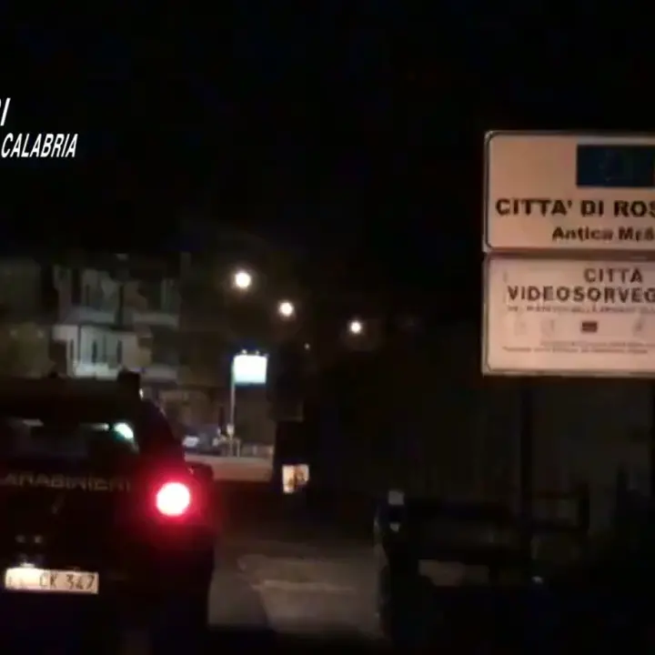 Estorsioni e minacce nel Reggino, arrestati padre e figlio ritenuti vicini alla cosca Pesce