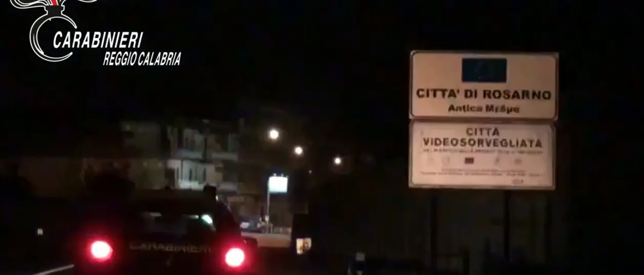 Estorsioni e minacce nel Reggino, arrestati padre e figlio ritenuti vicini alla cosca Pesce