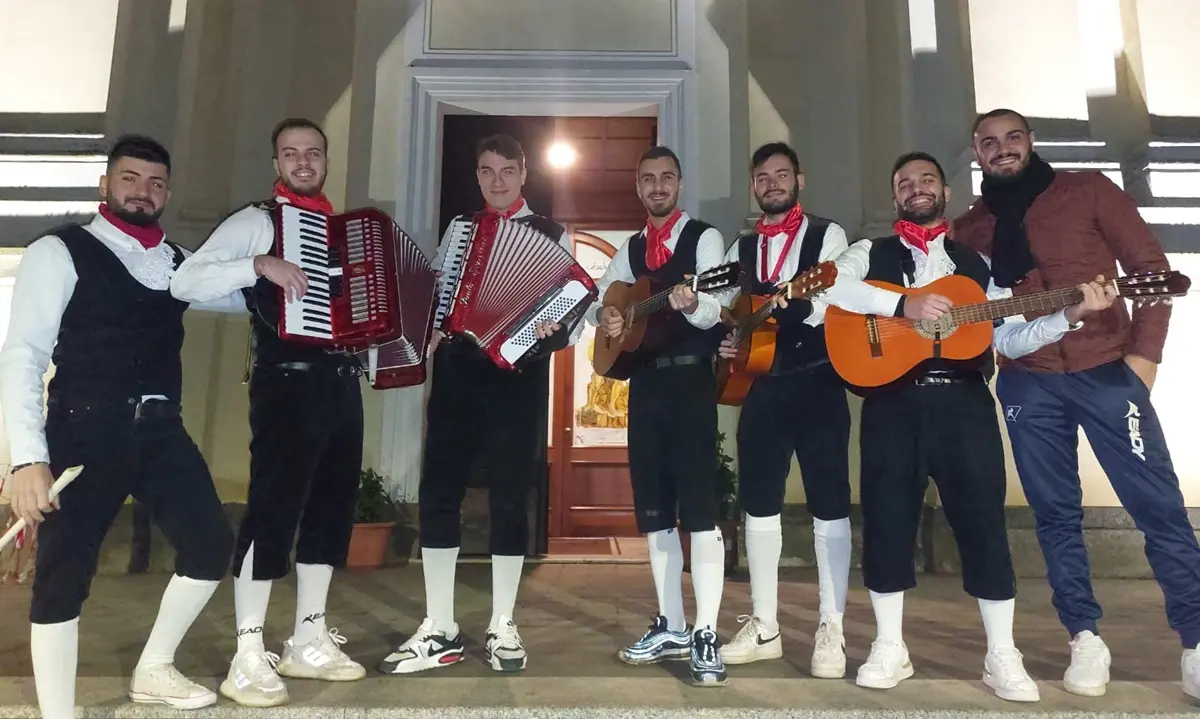Sant'Onofrio rivive la magia del Natale con i suoni dei Novenari e la Santa messa