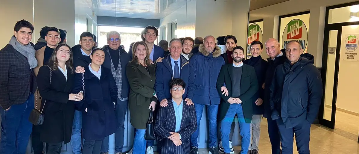 Forza Italia fa quadrato sui giovani: «Pronti a investire sulle future generazioni»