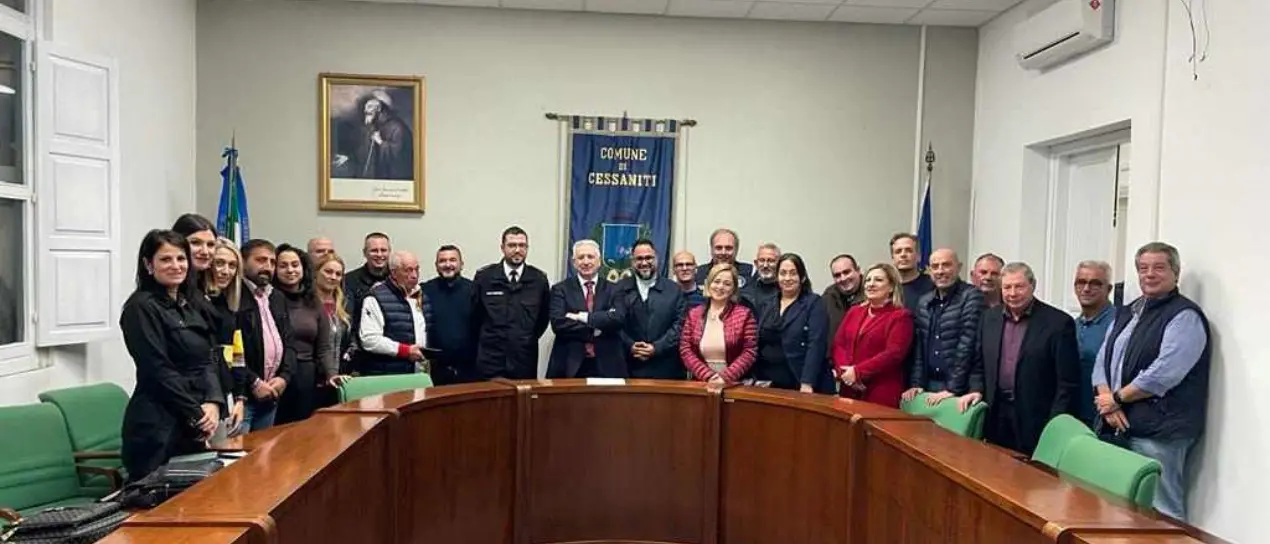 Eventi natalizi a Cessaniti, le associazioni e i parroci incontrano il commissario Raimondo