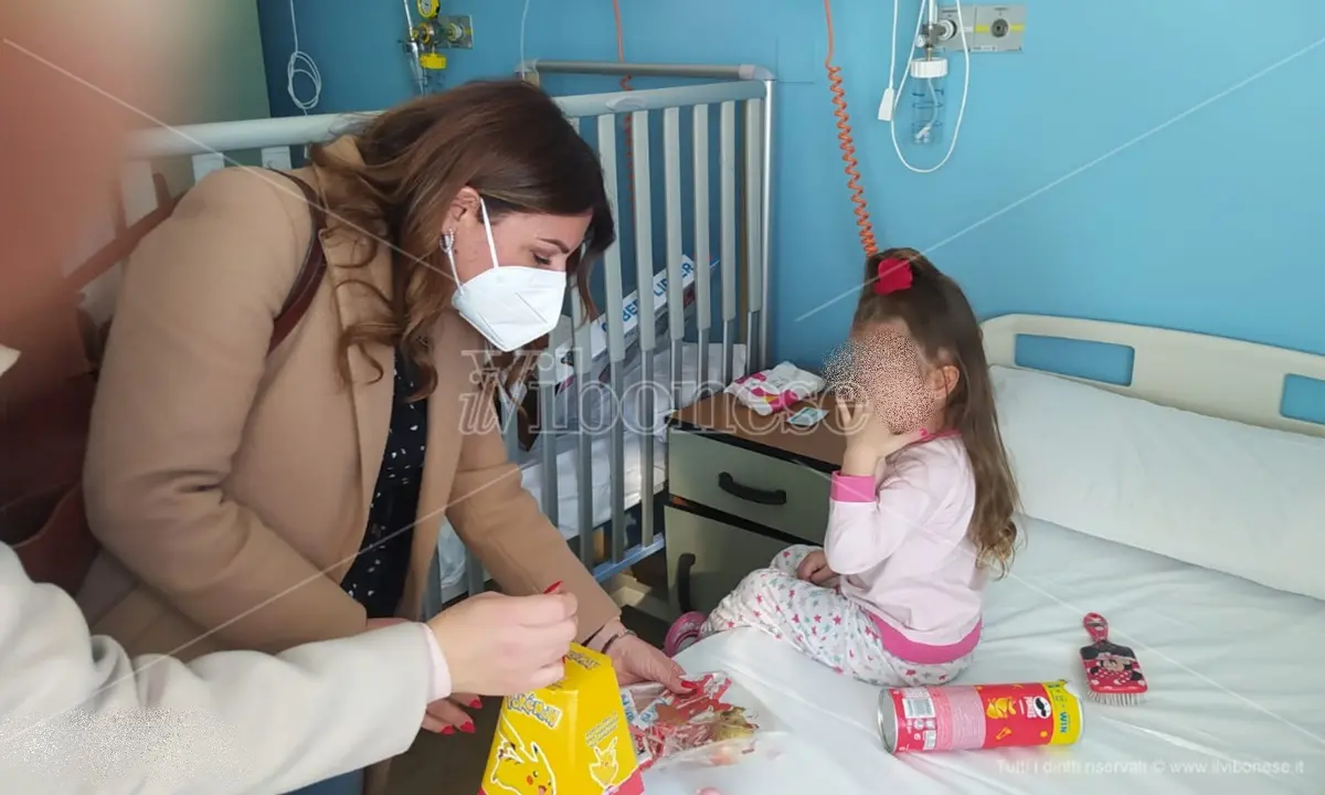 Il comitato pari opportunità dona strumentazione medica allo Jazzolino - Video