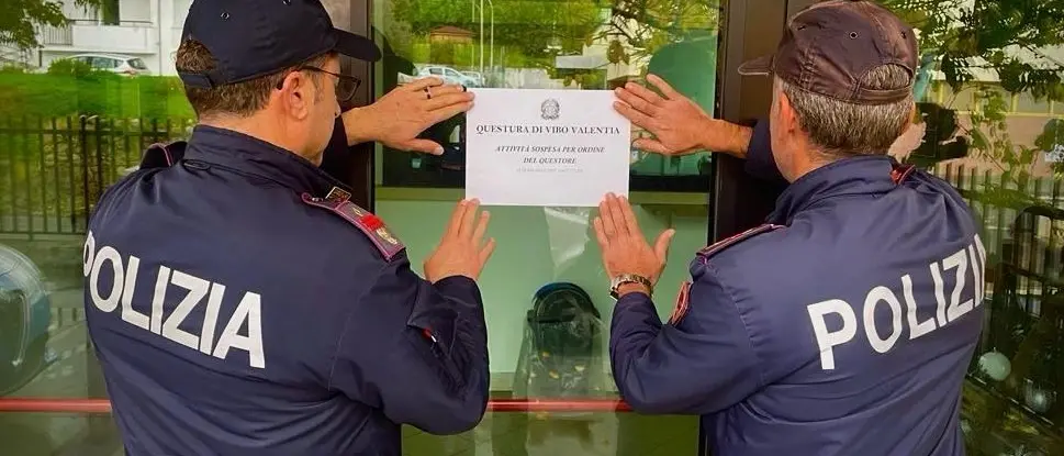 Risse in due locali di Vibo e Soriano, il questore sospende la licenza per 15 giorni