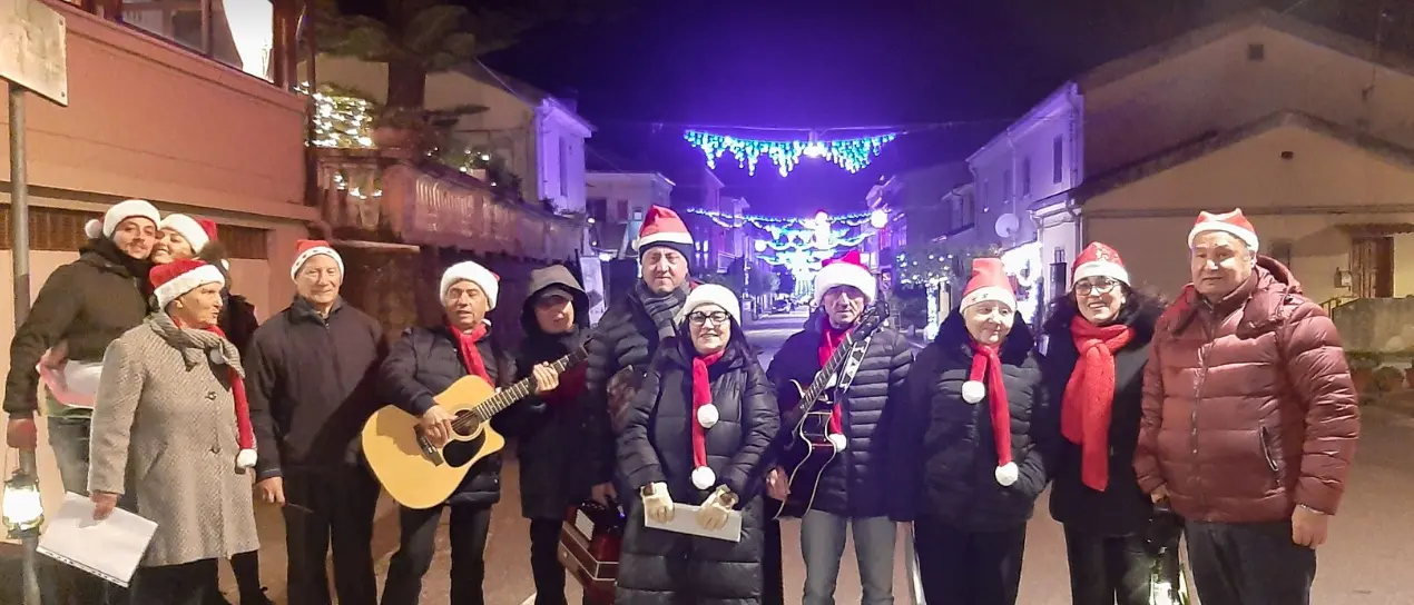 I canti di Natale animano vie e piazze di Francavilla Angitola - Video