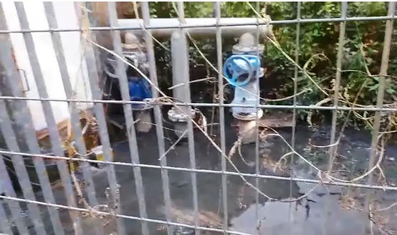 Coccorino: liquami fognari da una settimana in strada e poi nel torrente Mandricelle