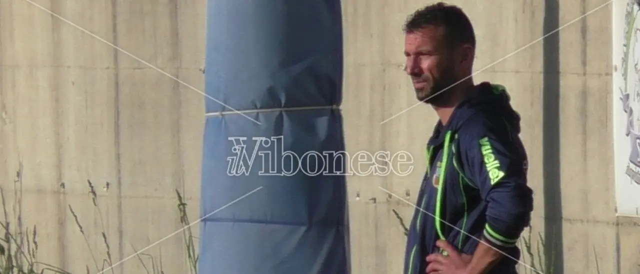 Promozione B, il San Nicola-Chiaravalle torna sconfitto da Melito (2-1). Sisi: «Un copione che si ripete. Se non concretizziamo va a finire così»