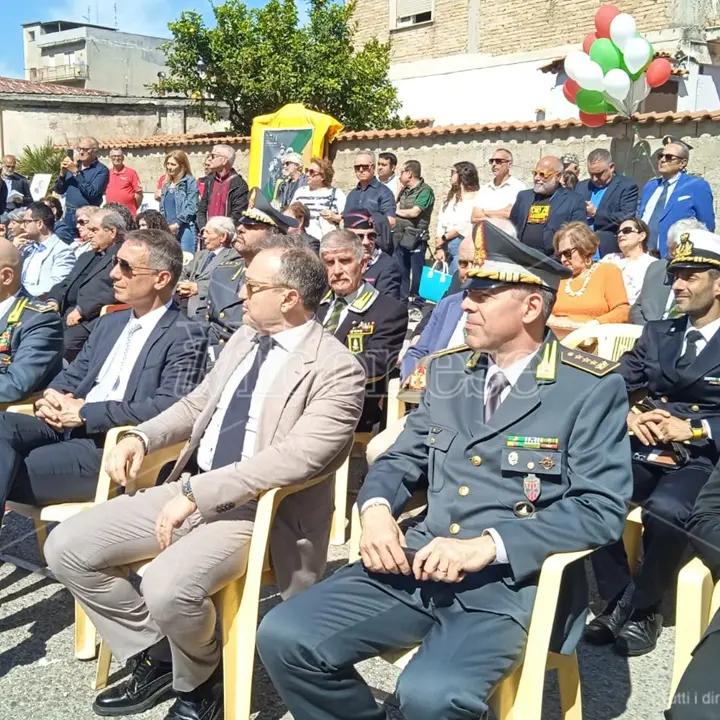 Vibo Marina: una piazza intitolata all’appuntato della Guardia di Finanza Antonino De Vita - Video