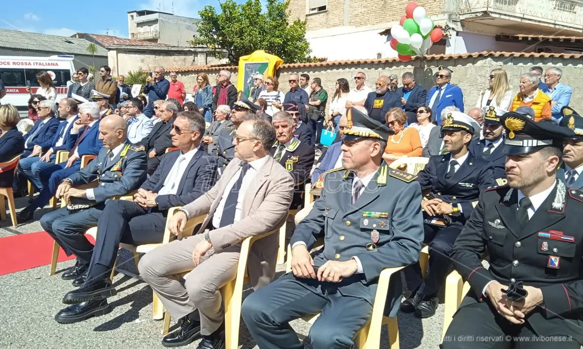 Vibo Marina: una piazza intitolata all’appuntato della Guardia di Finanza Antonino De Vita - Video