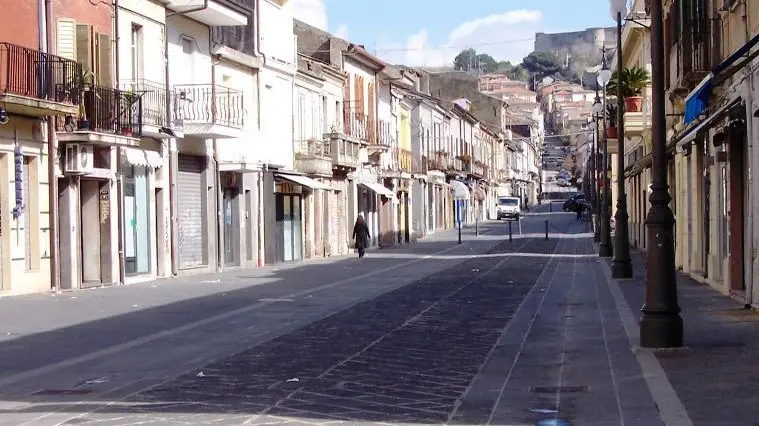 Regolamento anti morosi, la Scrugli: «Aumentare rate ed eliminare sospensione licenza»