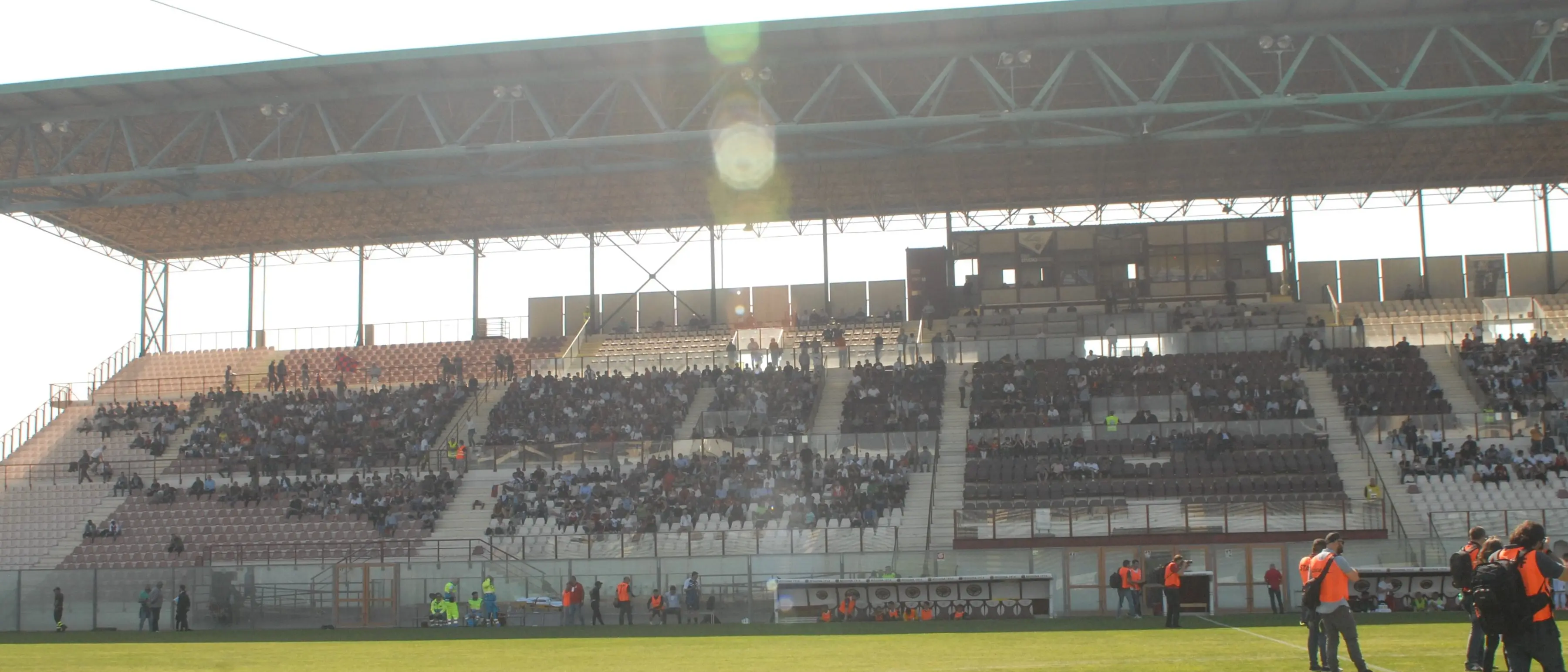 La Reggina replica alla Vibonese: «De Felice? La sua una frase innocente». E denuncia: «Atteggiamenti provocatori verso la nostra tifoseria»