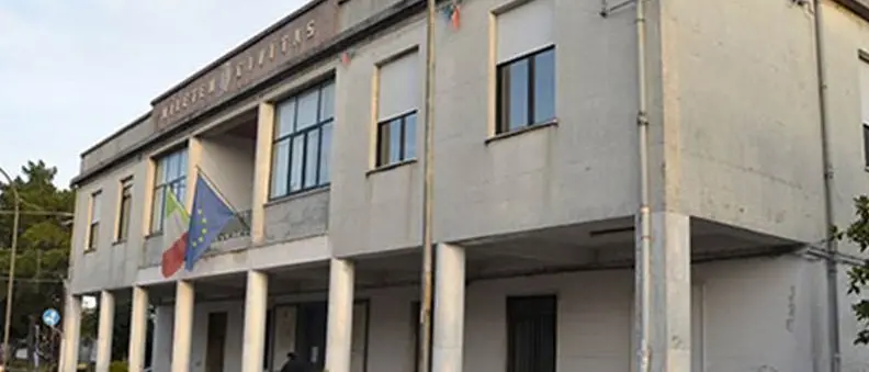 Rifiuti a Mileto, il sindaco: «Inaccettabili i ritardi della Muraca sugli stipendi»