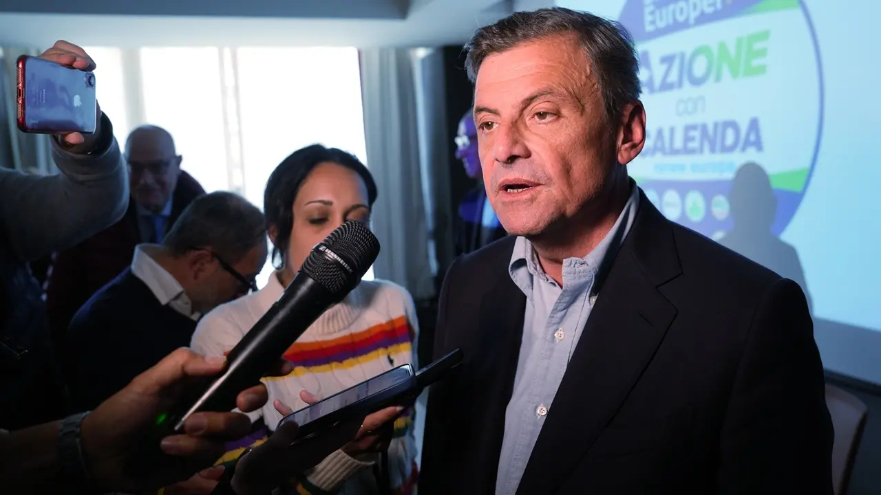 Milano - Carlo Calenda , secretario di Azione in campagna elettorale alle europee presenta un nuovo candidato all\\' Hotel President di Largo Augusto, nella foto Carlo Calenda (Milano - 2024-04-24, DUILIO PIAGGESI) p.s. la foto e\\' utilizzabile nel rispetto del contesto in cui e\\' stata scattata, e senza intento diffamatorio del decoro delle persone rappresentate , FOTOGRAMMA