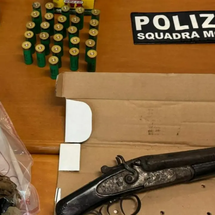 Cartucce e fucile sotterrati in un podere nelle campagne di San Gregorio: un arresto