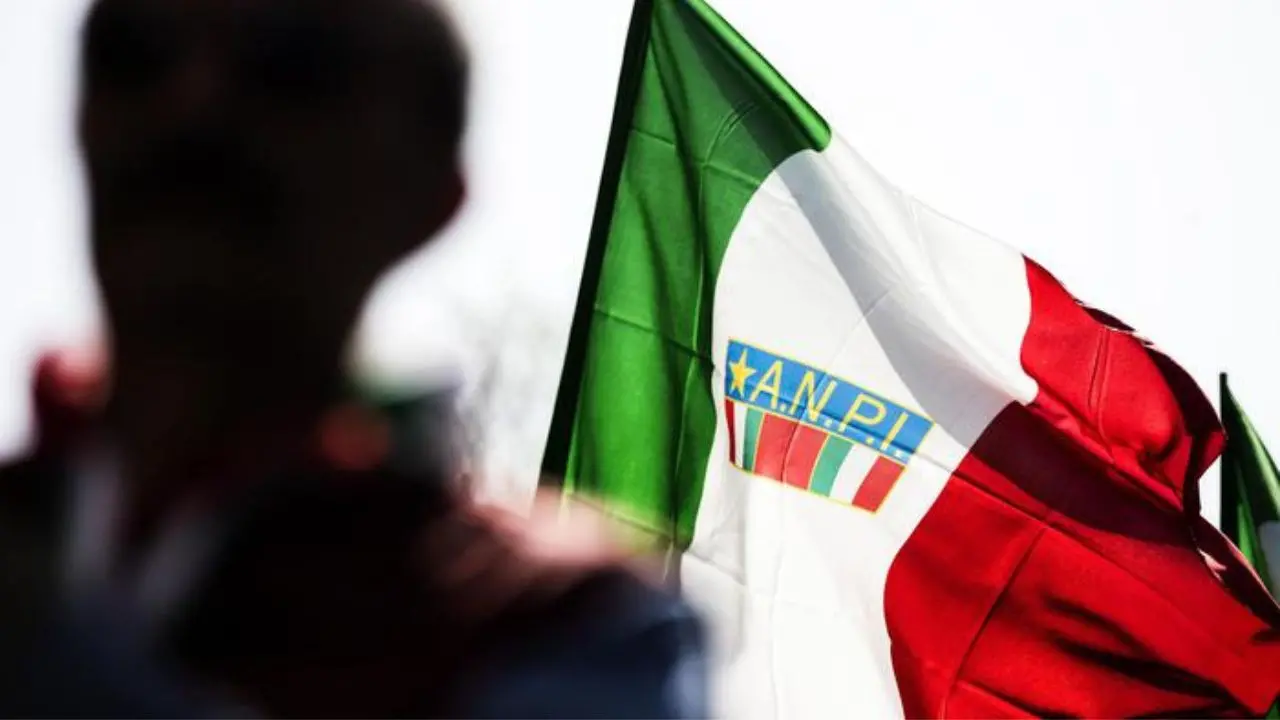 L’Anpi di Vibo alla manifestazione nazionale in difesa della Costituzione: «Tutti i candidati si dichiarino antifascisti»