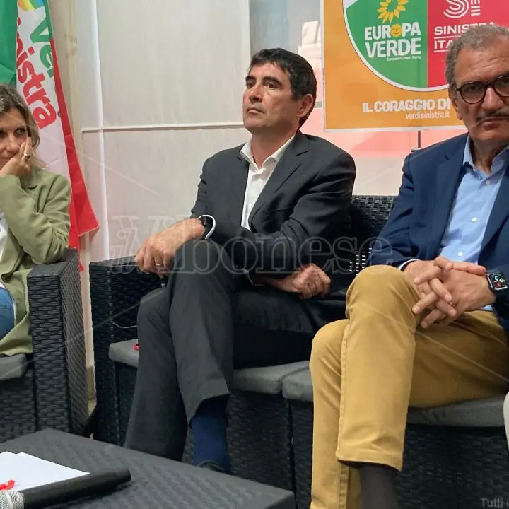 Fratoianni (Avs) a Vibo per rilanciare la candidatura di Romeo: «Alternativa a questa destra brutta brutta» - Video