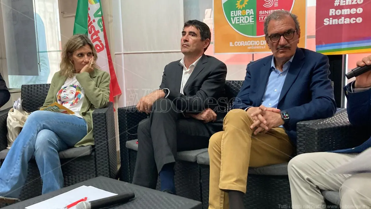 Fratoianni (Avs) a Vibo per rilanciare la candidatura di Romeo: «Alternativa a questa destra brutta brutta» - Video