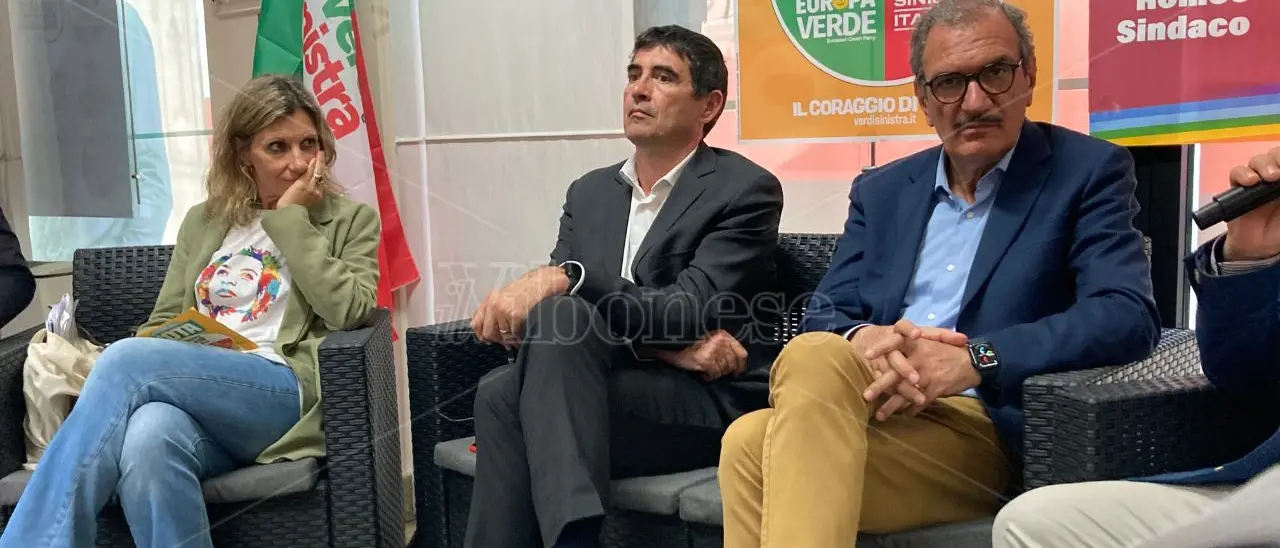 Fratoianni (Avs) a Vibo per rilanciare la candidatura di Romeo: «Alternativa a questa destra brutta brutta» - Video