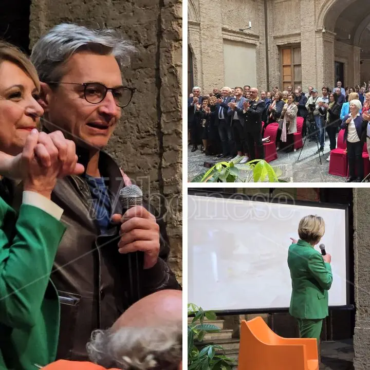 Limardo a cuore aperto racconta momenti bui e gioie del suo mandato. Poi si emoziona con l’abbraccio a Mangialavori - VIDEO