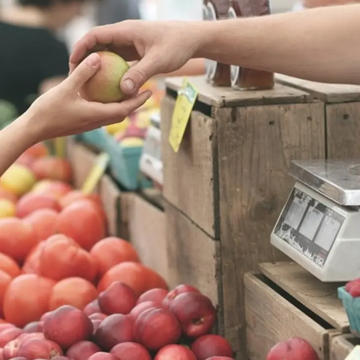 Lavori al mercato coperto di Vibo, la protesta dei commercianti spostati dietro la Don Bosco: «Attivate 4 postazioni invece di 12»