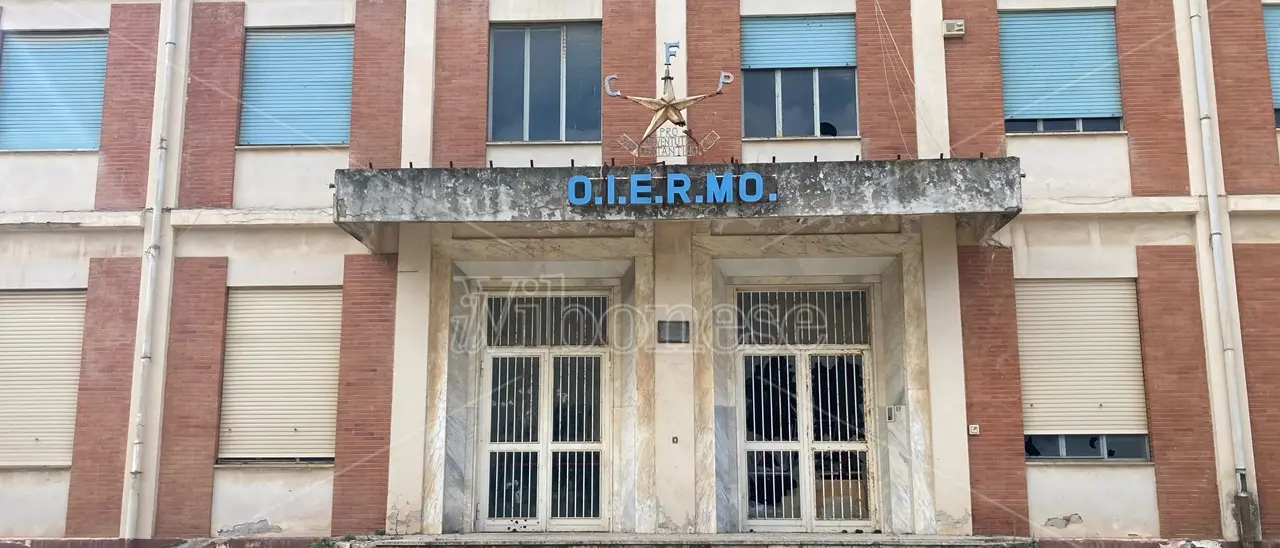 «Vanno allontanati dalle famiglie»: il gip manda in comunità i 6 minori di San Costantino Calabro accusati di aver picchiato un senzatetto