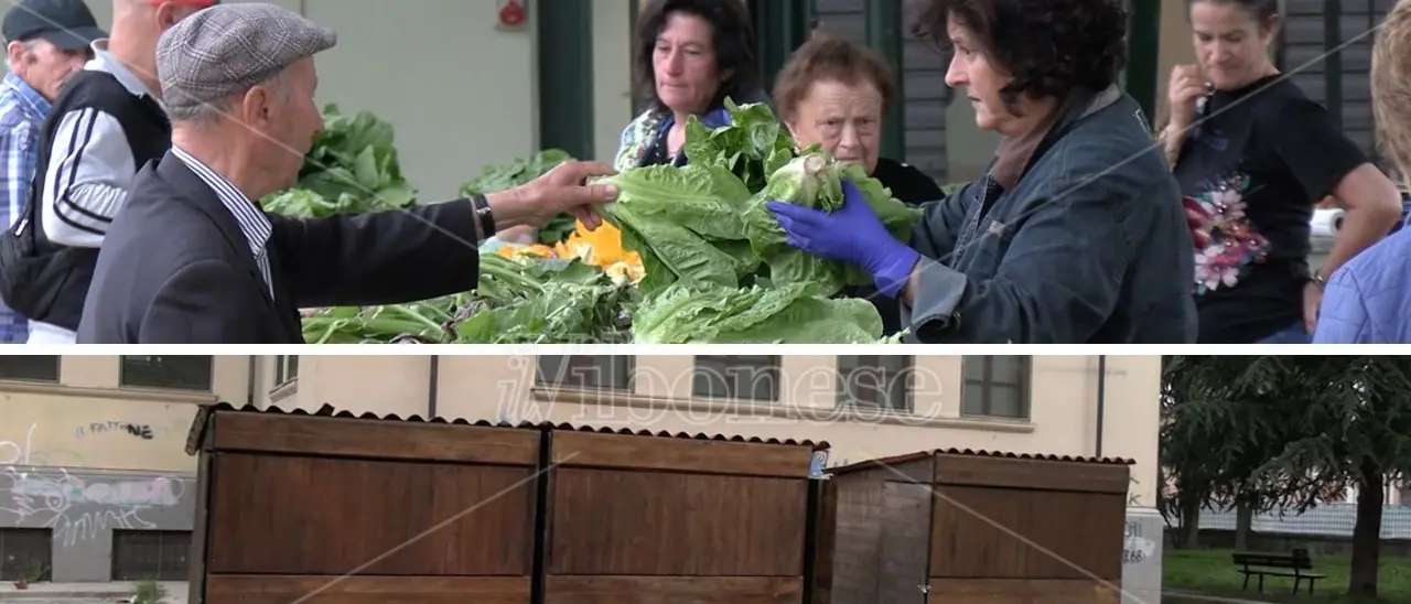 Gli agricoltori occupano il mercato coperto di Vibo: «Fermiamo i lavori, resteremo qui fino a quando il Comune non manterrà le promesse» - VIDEO