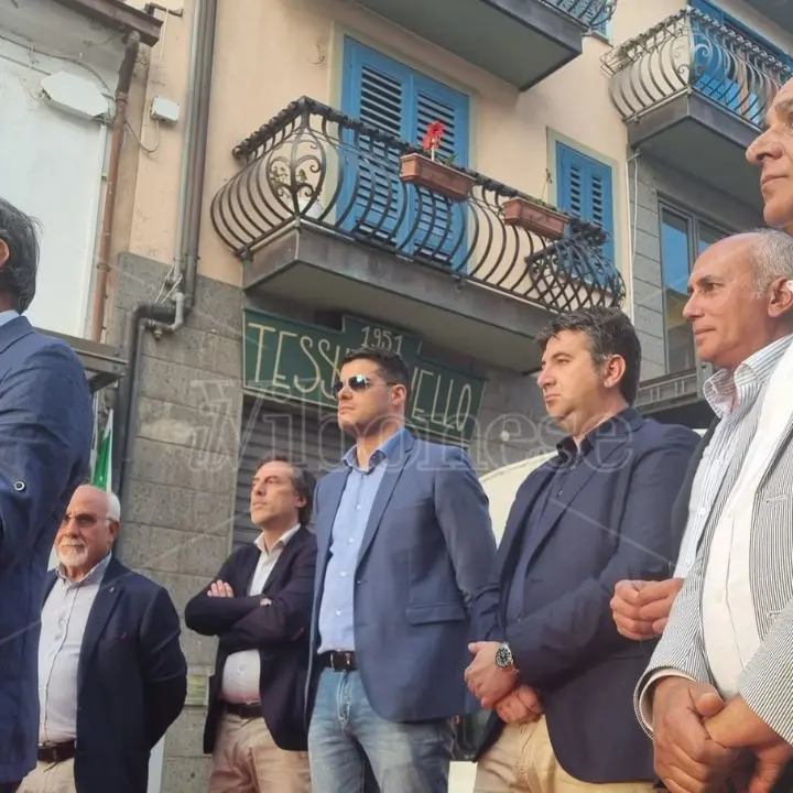 Elezioni Vibo, Caruso ruba la scena a Romeo e lancia la crociata anti Occhiuto: «Con Enzo sindaco prima pietra» -Video