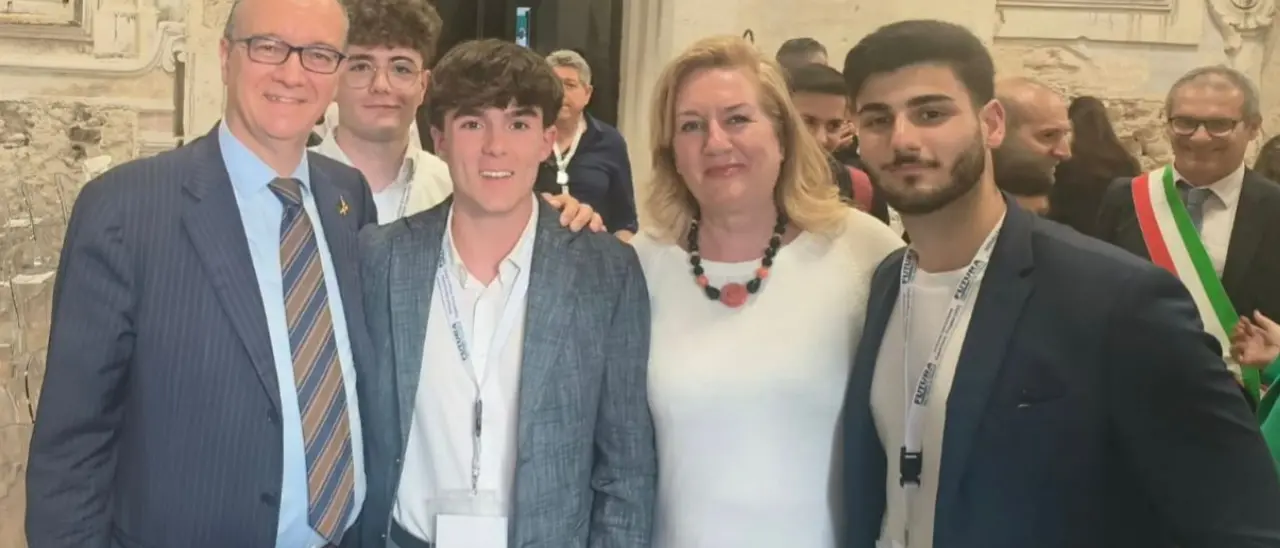 Festa della Repubblica, le consulte studentesche calabresi: «Coltiviamo il fiore della libertà»