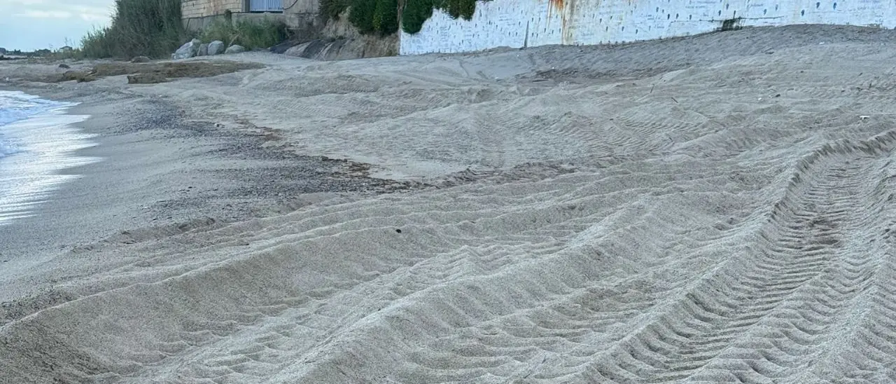 A Pizzo ruspe schiaccia-tutto sulle spiagge della Marinella: l’appello di Paolillo (Wwf) cade nel vuoto