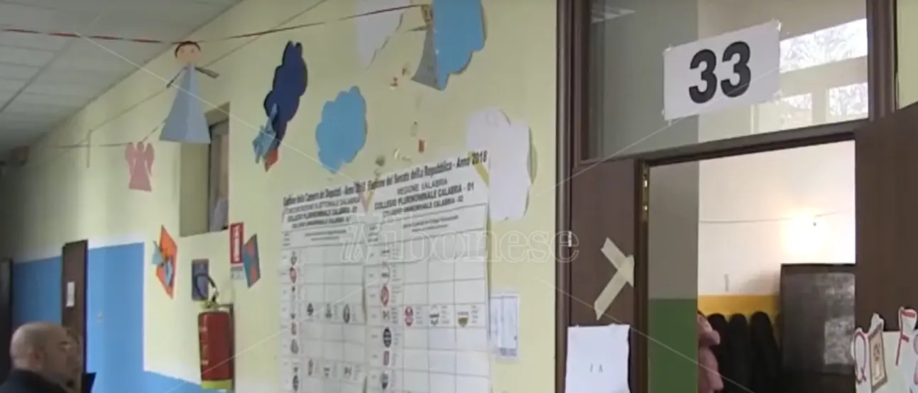 Elezioni europee e amministrative, si vota anche oggi: seggi aperti fino alle 23. Nel Vibonese affluenza alle comunali al 32,47%