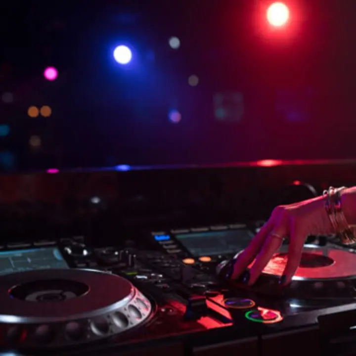 Movida a Tropea: ordinanza commissariale per vigilare su emissioni sonore